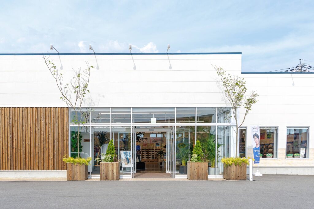 Kokorone sleep specialty store exterior Nakano Nagano daytime